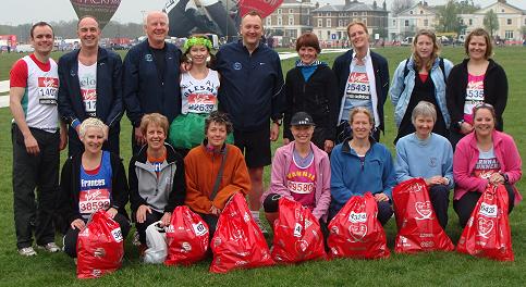 Farnham Runners team at Greenwich before start of 2010 London Marathon