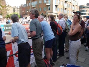 Farnham Runner spectators at the 2007 London Marathon