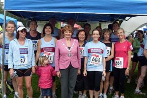 Mayor with beginners group at 2011 Alice Holt Races