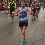 Linda Tyler running in the 2018 Chicago Marathon