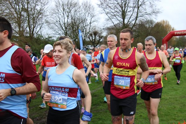 Louise Granell running just after the start of the 2023 Salisbury 10