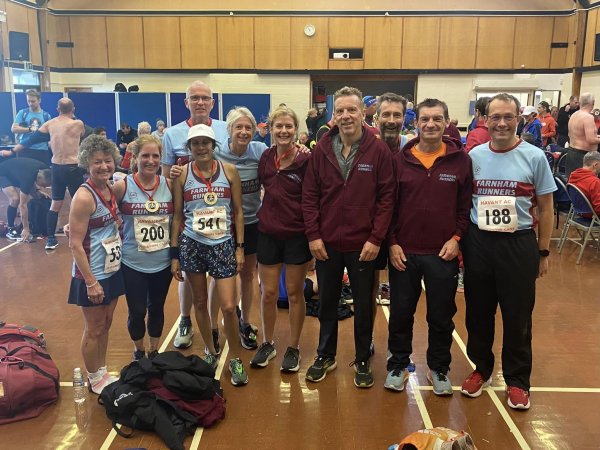 Farnham Runners group before the 2023 Hayling 10 road race