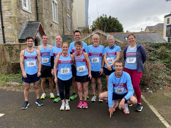 Farnham Runners group before the start of the 2024 Ryde 10 road race
