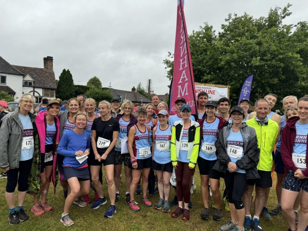 Farnham Runners group at the 2024 Elstead Marathon