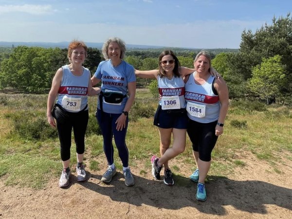 Farnham Runners ladies team group at the 2024 Woodland Woggle
