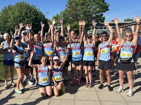 Farnham Runners teams group before the 2025 HRRL Alton 10k race