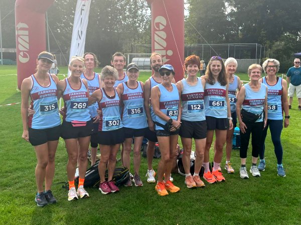 Farnham Runners group before the start of the 2025 HRRL Overton 5