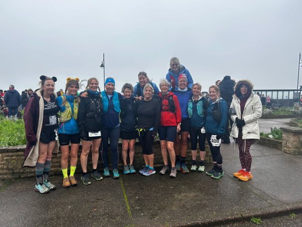 Farnham Runners group posing before setting off on the 2026 Grizzly race