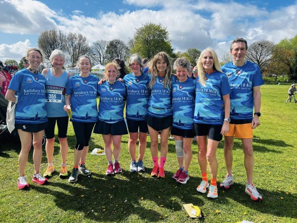 Farnham Runners group after the 2026 HRRL Salisbury 10 race, most wearing the Salisbury 10 T-shirts